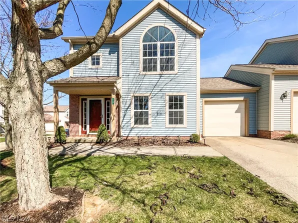 230 Huntsford Dr, Macedonia, OH 44056