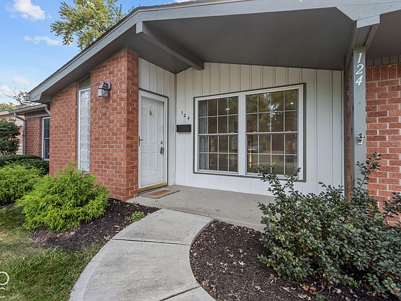4th image of 124 Sherman Dr