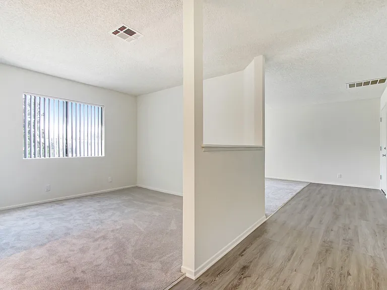 11325 Morrison St — Photo 40