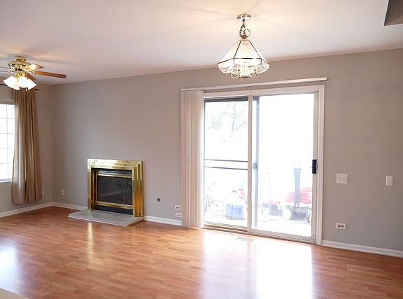 3rd image of 332 Bunker Hill Cir #End