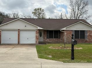 4910 29th St, Dickinson, TX 77539