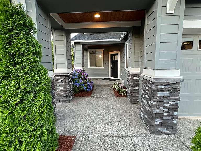 14014 Parkview Dr E — Photo 2