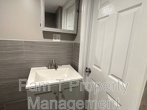 5th image of 1304 E 34th St