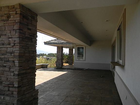 5th image of 250 Maika St