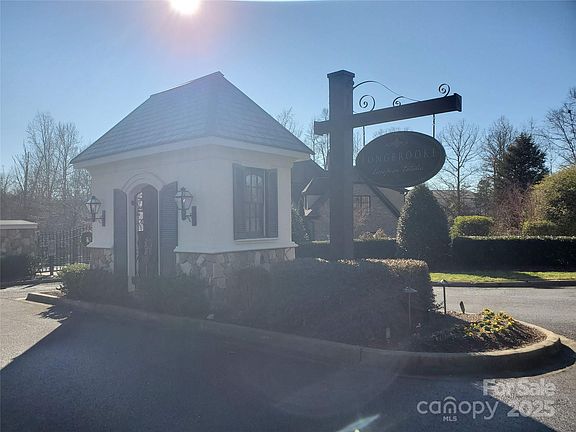 4th image of 5125 Longbrooke Ct