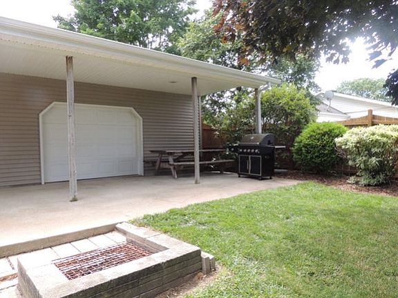 4th image of 936 Belmar Pl
