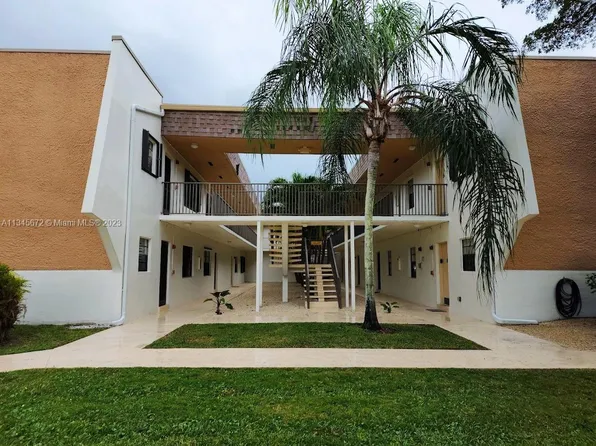 8261 SW 128th St APT 111, Pinecrest, FL 33156