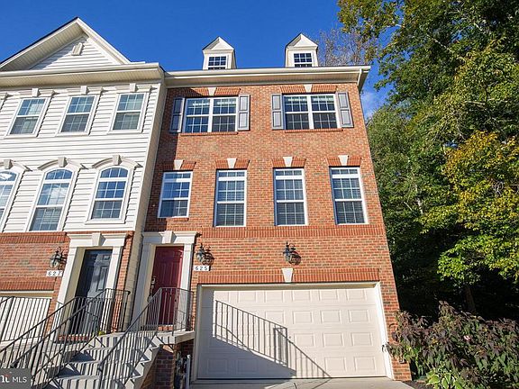 2nd image of 625 Highland Farms Cir