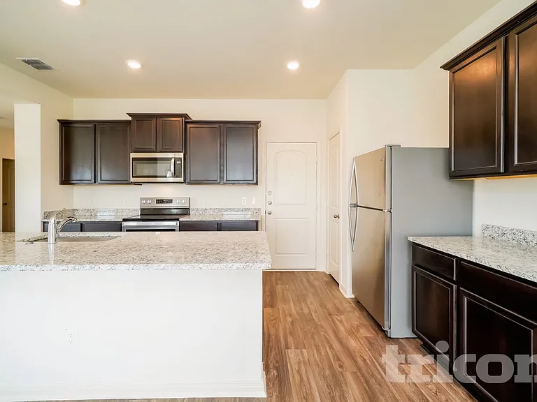 10918 Chatham Ct — Photo 5