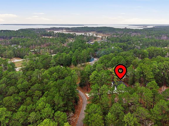 4th image of 235 Dogwood Rd