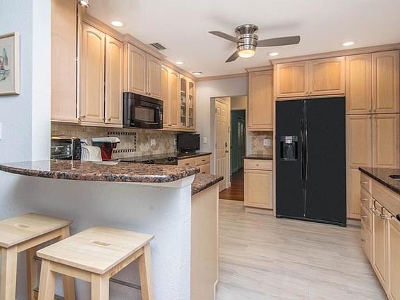 3rd image of 2647 47th St S
