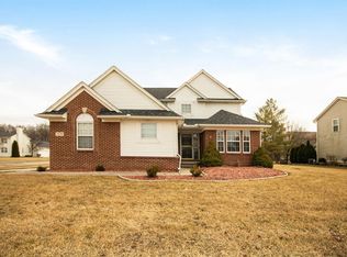 7179 Anna Dr, Belleville, MI