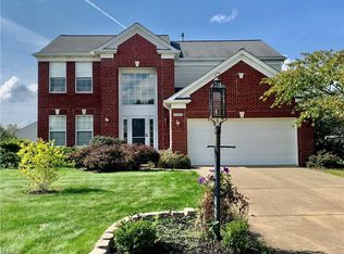 9340 Victoria Ln, North Ridgeville, OH 44039