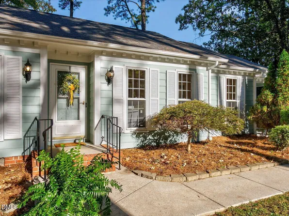 1220 Deerfield Dr, Cary, NC 27511