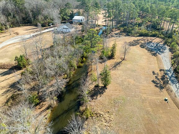 5th image of 325 Winterberry Court