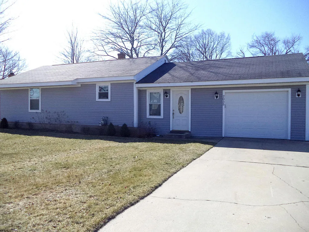 2035 Lawnel Ave photo 1