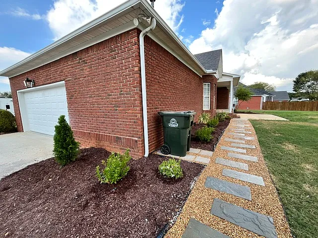 17916 Remington Dr — Photo 3
