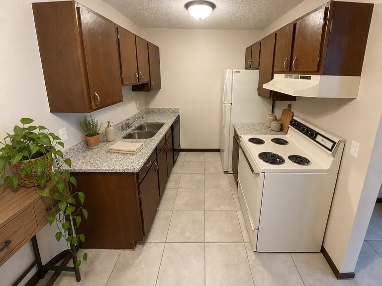 2209 Branch Ave — Photo 3