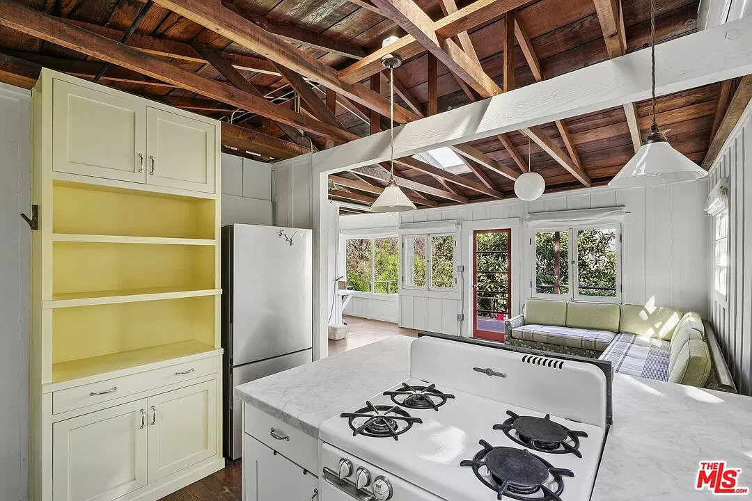 1 bed, 1.0 bath, 588 sqft, $4,250 — Photo 4
