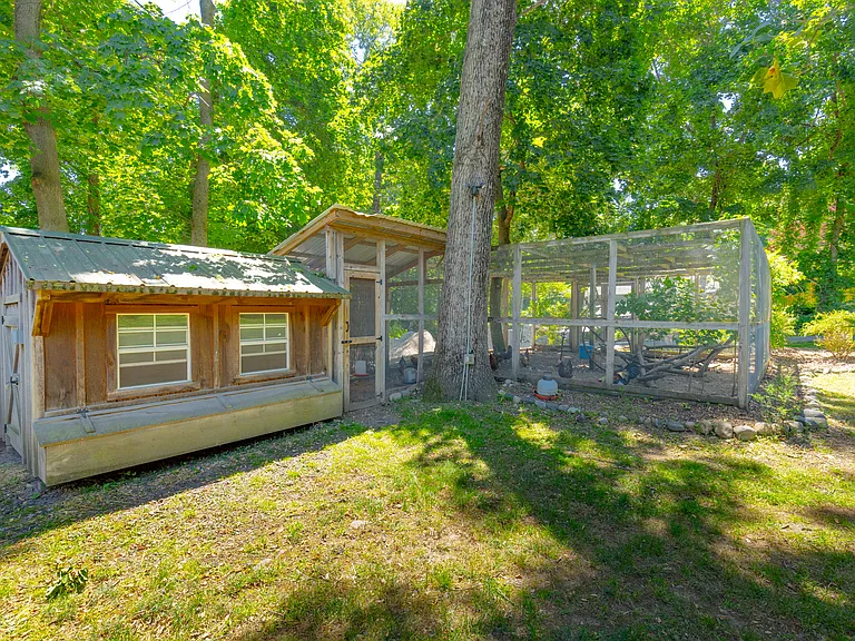 8 Crosby Ln — Photo 30