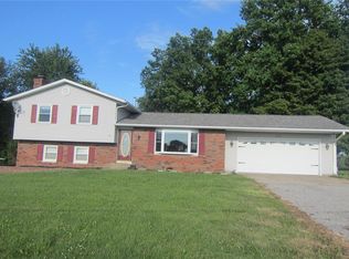 2116 Zent Dr, Vandalia, IL 62471