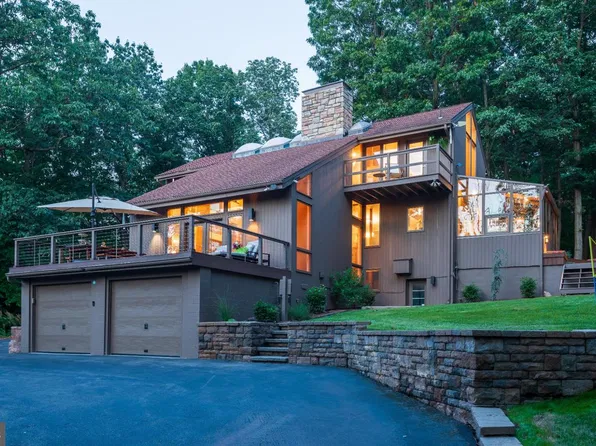 725 Laurel Ridge Rd, Reinholds, PA 17569