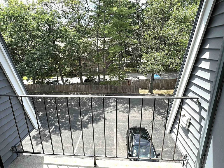 116 Bluestone Dr — Photo 8