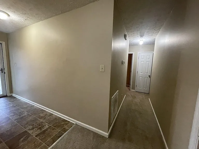 212 Sprucepine Dr — Photo 6
