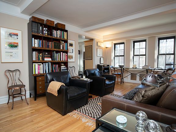 2nd image of 95 Christopher St APT 5F