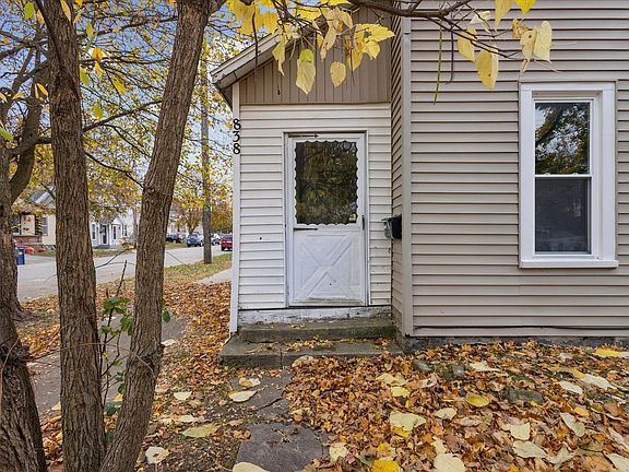 4th image of 838 Veto St NW