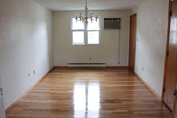 2nd image of 11 Garnet St #1