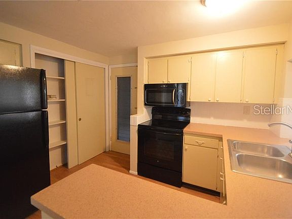 3rd image of 4393 Craftsbury Dr
