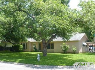 973 Jefferson Ave, Seguin, TX 78155