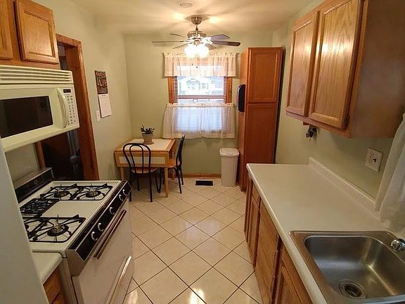 3rd image of 7521 Marshall Ave