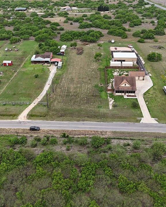 2nd image of 35116 Fernando East Rd