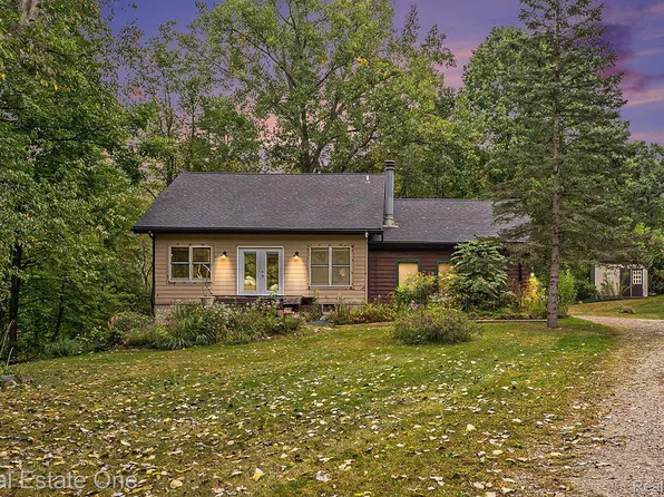 2835 Jossman Rd, Holly, MI 48442