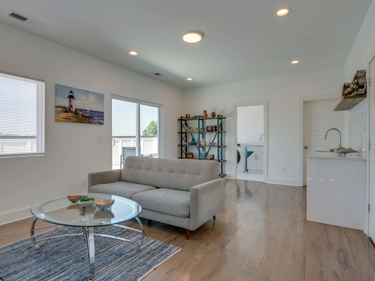 131 Fern Ave — Photo 3