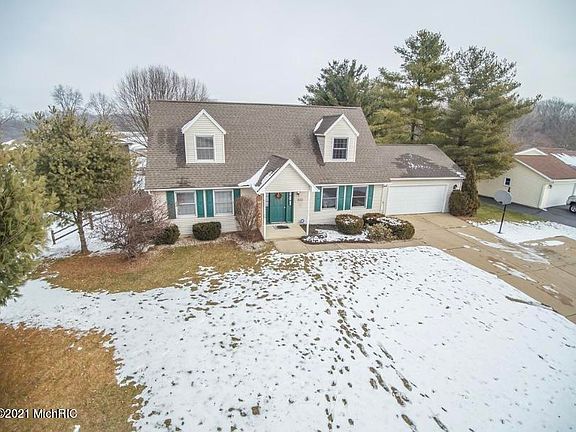 5th image of 154 Red Bird Ln