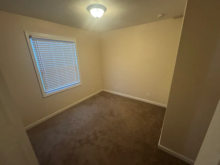 4777 Exeter St — Photo 10