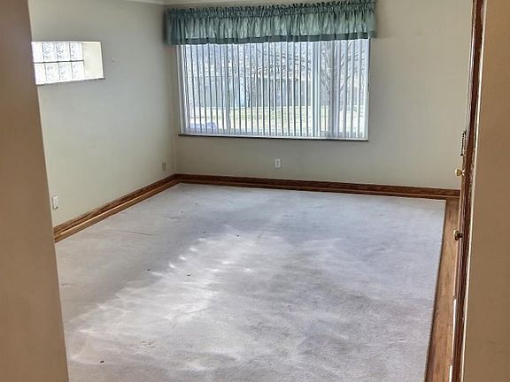 3rd image of 7114 Jamieson Ave #2F