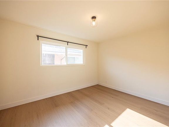 5th image of 115 N Walnuthaven Dr #4