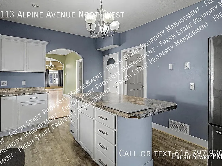 1113 Alpine Ave NW — Photo 16
