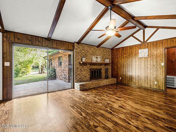 4th image of 171 Northwood Dr