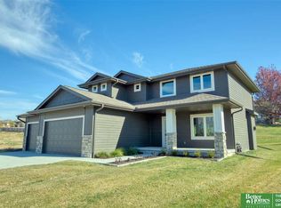 11907 S 113th St, Papillion, NE 68144