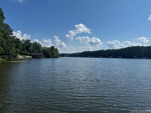 6 W Bend Dr, Gasburg, VA 23857