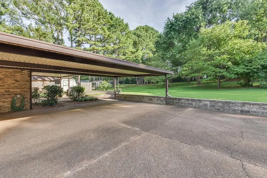3 bed, 1912 sqft, $2,500 — Photo 3