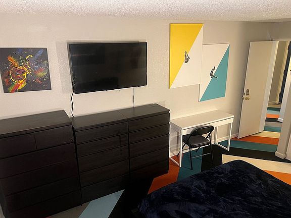5th image of 2031 Market Ave APT 124
