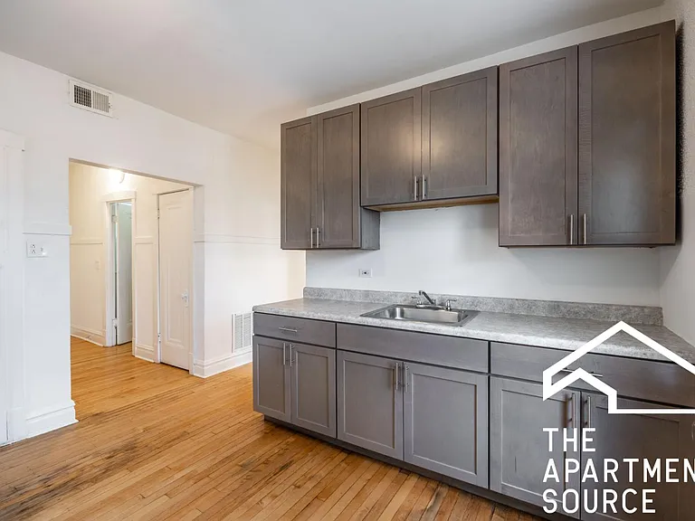 4652 W Palmer St #1 — Photo 4