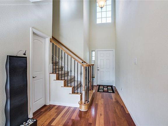 3rd image of 7957 Hannah St