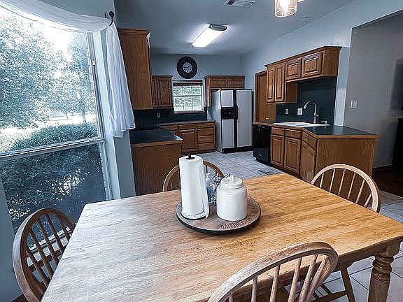 3rd image of 1563 Karen Dr